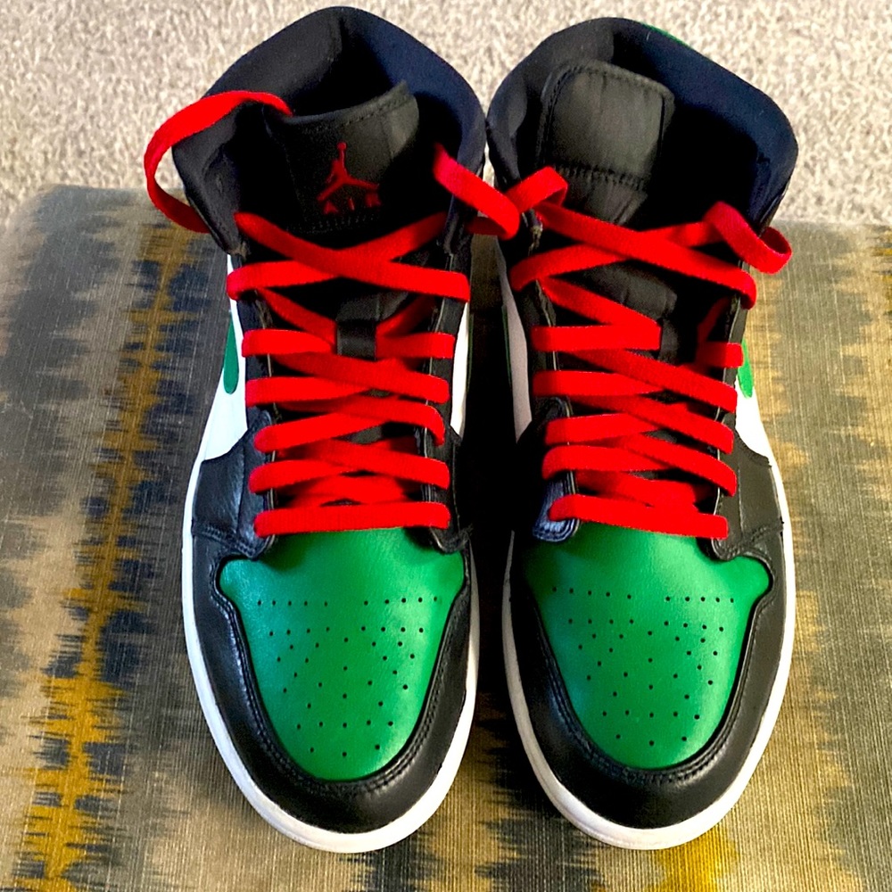 Air Jordan 1 Mid Green Toe